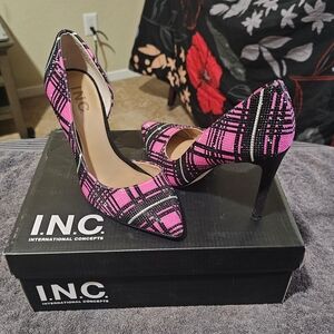 INC International Concepts Women's Vibrant Pink and Black Heels